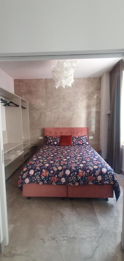 Pink Maison Milano Centro Piazza Diaz Duomo Екстер'єр фото